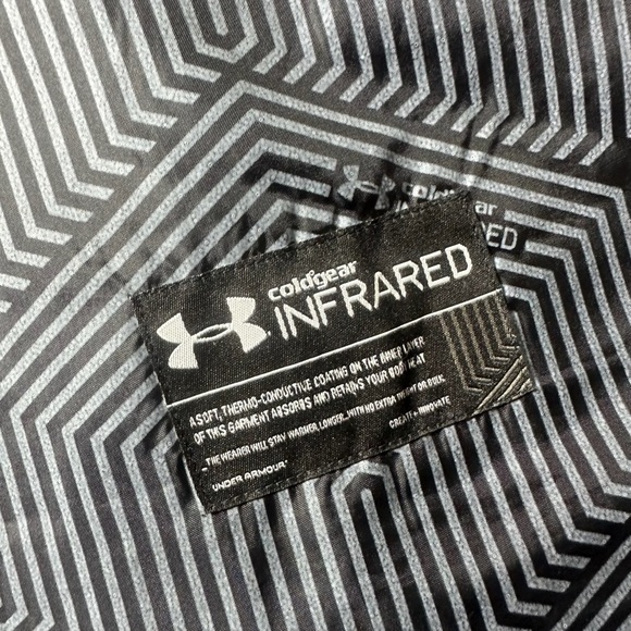 Under Armour Storm Cold Gear Infrared Jacket Size Medium Loose Fit Winter Jacket - Picture 7 of 10